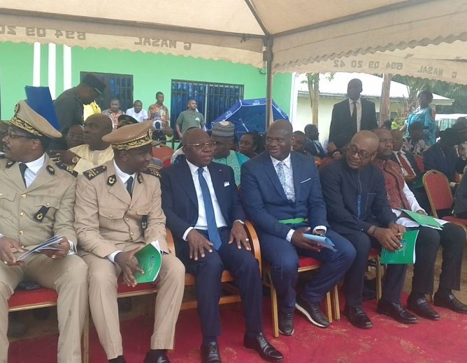 INAUGURATION DE LA CITÉ MUNICIPALE : LE MINDDEVEL ET LE FEICOM FÉLICITENT LE MAIRE DE DIBOMBARI